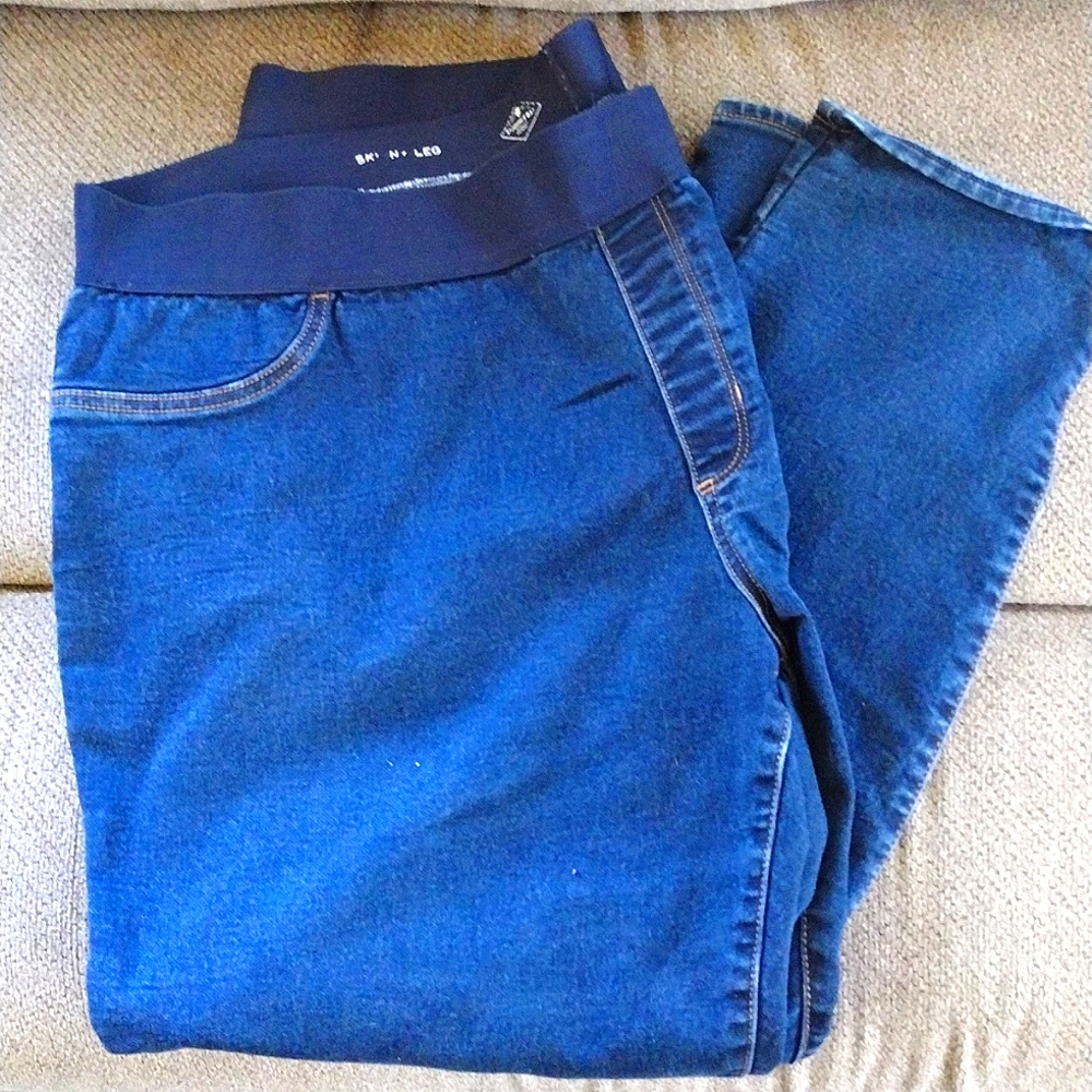 St John's Bay Skinny Jeans - See description for size